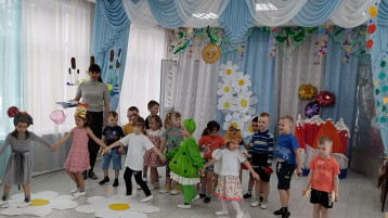 Театрализованная сказка «О глупом мышонке» С.Я. Маршака Театрализованная сказка «О глупом мышонке» С.Я. Маршака.